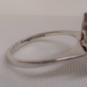 Fine Art Deco Style Sapphire and Diamond Ring 750 (18ct) White Gold - Size L 1/2 - Image 4