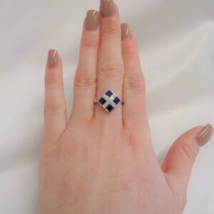 Fine Art Deco Style Sapphire and Diamond Ring 750 (18ct) White Gold - Size L 1/2 - Image 5