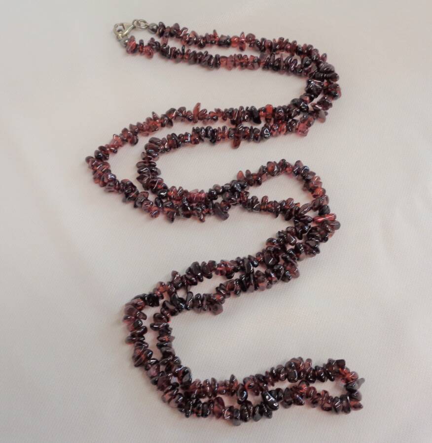 Garnet deals chip necklace