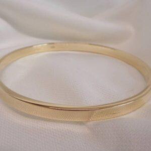 Solid 9 Carat Gold Bangle - 19.3g - Heavy! - 60mm Diameter (S8057) - Image 2