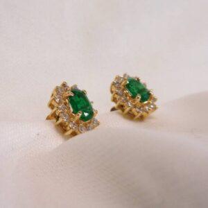 Beautiful Emerald & Diamond Cluster Earrings 14ct Yellow Gold - 13mm x 11mm (S7533) - Image 3