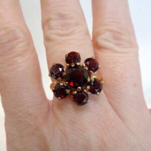 Vintage c.1963 Garnet Cluster Ring 0ct Yellow Gol9 - 5.5g - 1963 London Hallmark - Size L 1/2 (S8049) - Image 7