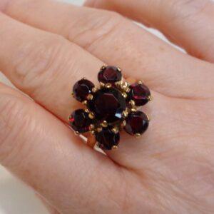 Vintage c.1963 Garnet Cluster Ring 0ct Yellow Gol9 - 5.5g - 1963 London Hallmark - Size L 1/2 (S8049) - Image 8