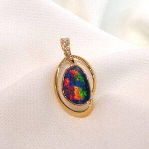 Stunning Black Opal & Diamond Pendant 14ct Yellow Gold - Length 21mm (S7837) - Image 5