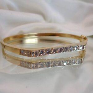 1.00ct Diamond Bangle Solid 14ct Yellow Gold - 57mm x 46mm - 14.6g (S7686) - Image 3