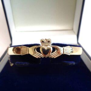 Solid Claddagh Bangle 9ct Yellow Gold - 60mm x 55mm - 14.6g - S8133 - Image 1