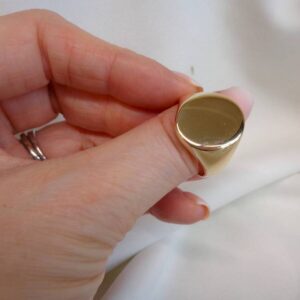 Solid Oval Signet Ring - 9ct Yellow Gold - Size W - 11.5g (S8293) - Image 4