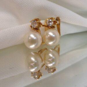 Beautiful Cultured Pearl & Diamond Drop Earrings 18ct Gold - Lever Back Closure - S8255 - Image 4