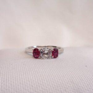 Beautiful Ruby and Diamond Three Stone Ring 18ct White Gold - Size N (US 6.75) - S8299 - Image 4
