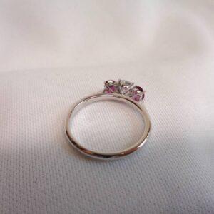 Beautiful Ruby and Diamond Three Stone Ring 18ct White Gold - Size N (US 6.75) - S8299 - Image 5