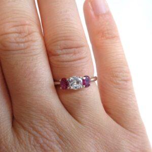 Beautiful Ruby and Diamond Three Stone Ring 18ct White Gold - Size N (US 6.75) - S8299 - Image 8