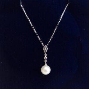 Stunning Cultured Pearl & Diamond Pendant 9ct White Gold - 18inch Chain (S8347) - Image 2