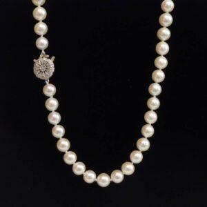 Vintage c.1967 Cultured Pearl Necklace 9ct White Gold Diamond Clasp - Length 18in (S8364) - Image 1