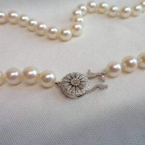 Vintage c.1967 Cultured Pearl Necklace 9ct White Gold Diamond Clasp - Length 18in (S8364) - Image 5