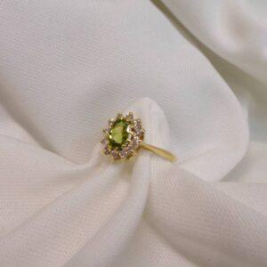 Beautiful Peridot & Diamond Cluster Ring 18ct Yellow Gold- Size N (S8305) - Image 4