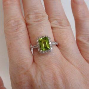 Stunning Peridot & Diamond Cluster Ring 18ct White Gold - Size M - S8306 - Image 4