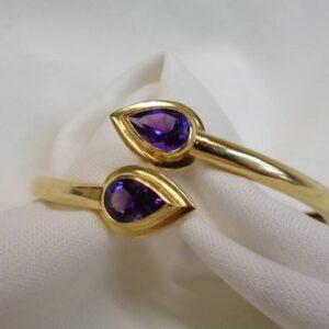 Vintage c.1988 Amethyst Crossover Bangle 18ct Yellow Gold - 16.2g - 58mm Internal Diameter (S8332) - Image 3