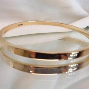Solid 9 Carat Yellow Gold Bangle - 22.1g - Heavy! - 70mm Diameter - 5mm Wide (S8176) - Image 4