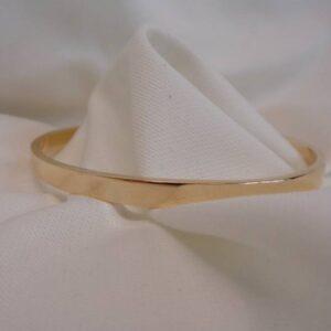Solid 9 Carat Yellow Gold Bangle - 20.3g - 62mm Diameter - 4mm Wide (S8232) - Image 2