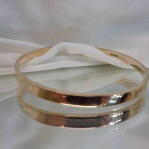 Solid 9 Carat Yellow Gold Bangle - 20.3g - 62mm Diameter - 4mm Wide (S8232) - Image 4