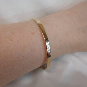 Solid 9 Carat Yellow Gold Bangle - 20.3g - 62mm Diameter - 4mm Wide (S8232) - Image 6