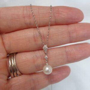 Stunning Cultured Pearl & Diamond Pendant 9ct White Gold - 18inch Chain (S8347) - Image 3