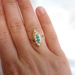 Vintage Turquoise and Seedpearl Ring 18ct Yellow Gold - Size N (US 6.75) (S8379) - Image 8