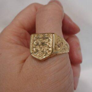 England Three Lions Shield Signet Ring 9ct Yellow Gold - Large Size Z +1 (S8390) - Image 6
