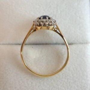 Vintage Sapphire & Diamond Cluster Ring 18ct Yellow Gold - Size N 1/2 (US 6.75) (S7959) - Image 3