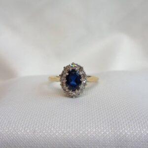 Vintage Sapphire & Diamond Cluster Ring 18ct Yellow Gold - Size N 1/2 (US 6.75) (S7959) - Image 4