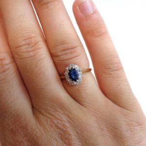 Vintage Sapphire & Diamond Cluster Ring 18ct Yellow Gold - Size N 1/2 (US 6.75) (S7959) - Image 7