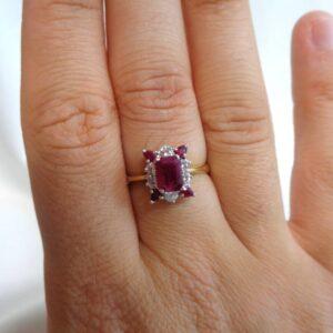 Beautiful Ruby & Diamond Cluster Ring 18ct Yellow Gold - Size Q (US 8) (S7784) - Image 7