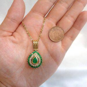 Quality Emerald & Diamond Pear Cluster Pendant 14ct Yellow Gold - Length 37mm - Chain 20in (S8296) - Image 6