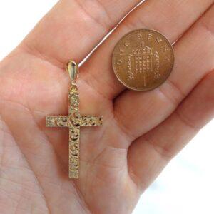 Vintage c.1970 Patterned Cross Pendant Solid 9ct Gold - Length 43mm - 4.6g (S8453) - Image 6