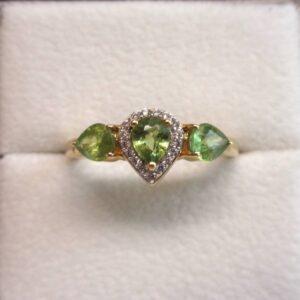 Peridot & Diamond Ring 9ct Yellow Gold - Size P 1/2 (S8455) - Image 1