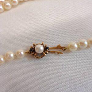 Vintage Cultured Pearl Necklace with 9ct Gold Sapphire & Pearl Clasp - Long Length 32 inches (S8456) - Image 5