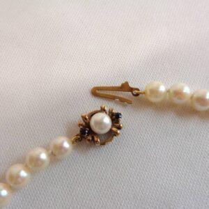 Vintage Cultured Pearl Necklace with 9ct Gold Sapphire & Pearl Clasp - Long Length 32 inches (S8456) - Image 6