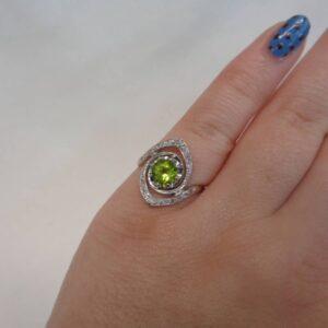 Beautiful Peridot and Diamond Ring Platinum - Size M (S8460) - Image 5