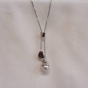 Beautiful Cultured Pearl and Diamond Necklace 18ct White Gold - 16inch (S8481) - Image 3