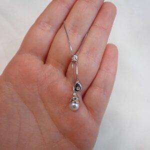 Beautiful Cultured Pearl and Diamond Necklace 18ct White Gold - 16inch (S8481) - Image 6