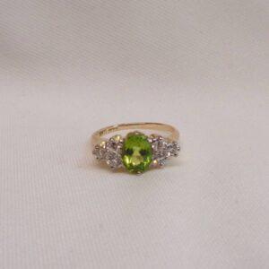Stunning Peridot & Diamond 14ct Yellow Gold - Ring Size M (S8498) - Image 4