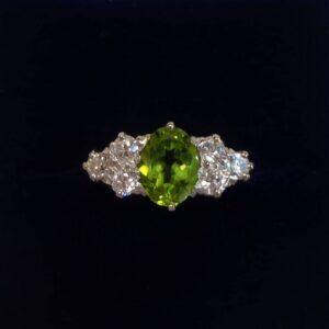 Stunning Peridot & Diamond 14ct Yellow Gold - Ring Size M (S8498)