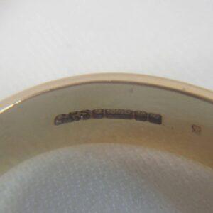 Vintage C.1968 Garnet Buckle Ring 9ct Yellow Gold - Size W (S8564) - Image 7