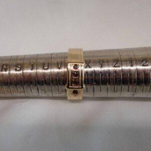 Vintage C.1968 Garnet Buckle Ring 9ct Yellow Gold - Size W (S8564) - Image 8