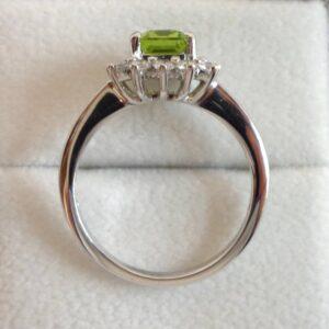 Beautiful Peridot & Diamond Cluster Ring 18ct White Gold - Iliana - Size Q 1/2 (S8459) - Image 3