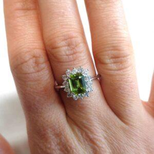 Beautiful Peridot & Diamond Cluster Ring 18ct White Gold - Iliana - Size Q 1/2 (S8459) - Image 8