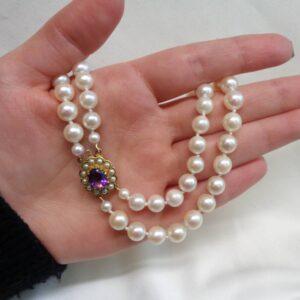 Incredible Two Row Cultured Pearl with Amethyst and Pearl 9ct Clasp - Length 22 1/2in (S7657) - Image 6