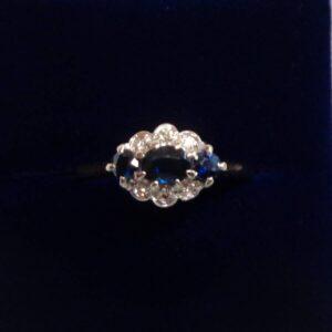 Vintage C.1980 Sapphire and Diamond Ring 18ct Gold - Size N 1/2 (A1531)