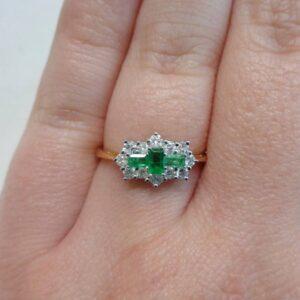 Beautiful Emerald and Diamond Cluster Ring 18ct Yellow Gold - Size O (S7643) - Image 7
