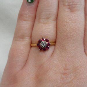 Gorgeous Ruby and Diamond Flower Cluster Ring 18ct Gold - Size L 1/2 (S8612) - Image 7